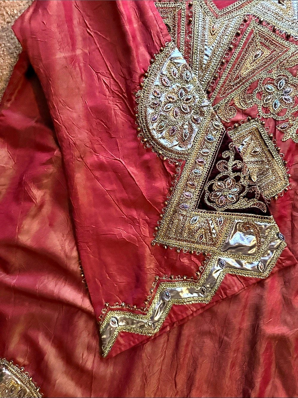 Embellished Red Kurta - Picture 6 of 9